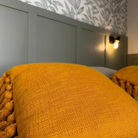 De Charme, Le Terrier * بيس إيه سانت أناستيز